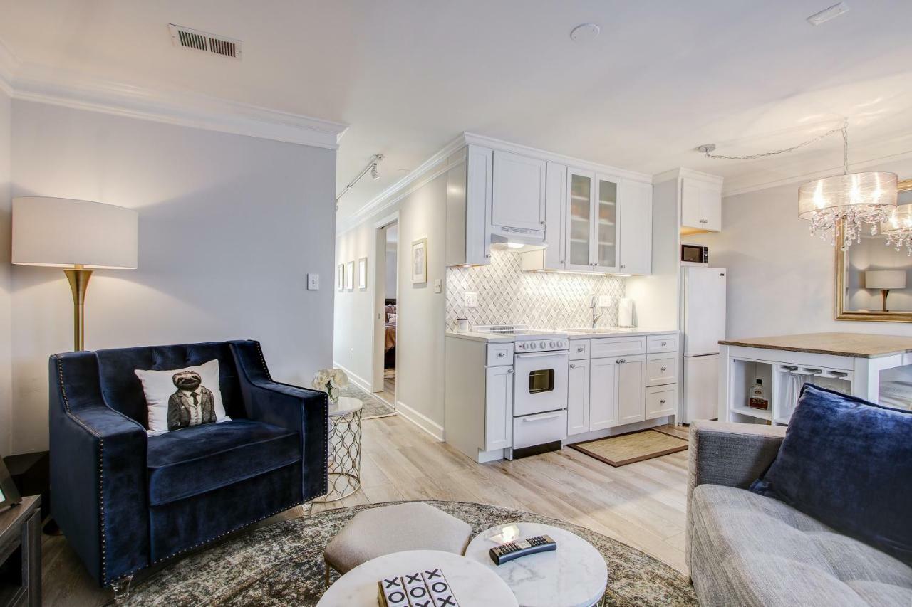Apartment Chic -- Your Walkable, Capitol Hill Away From Home! *