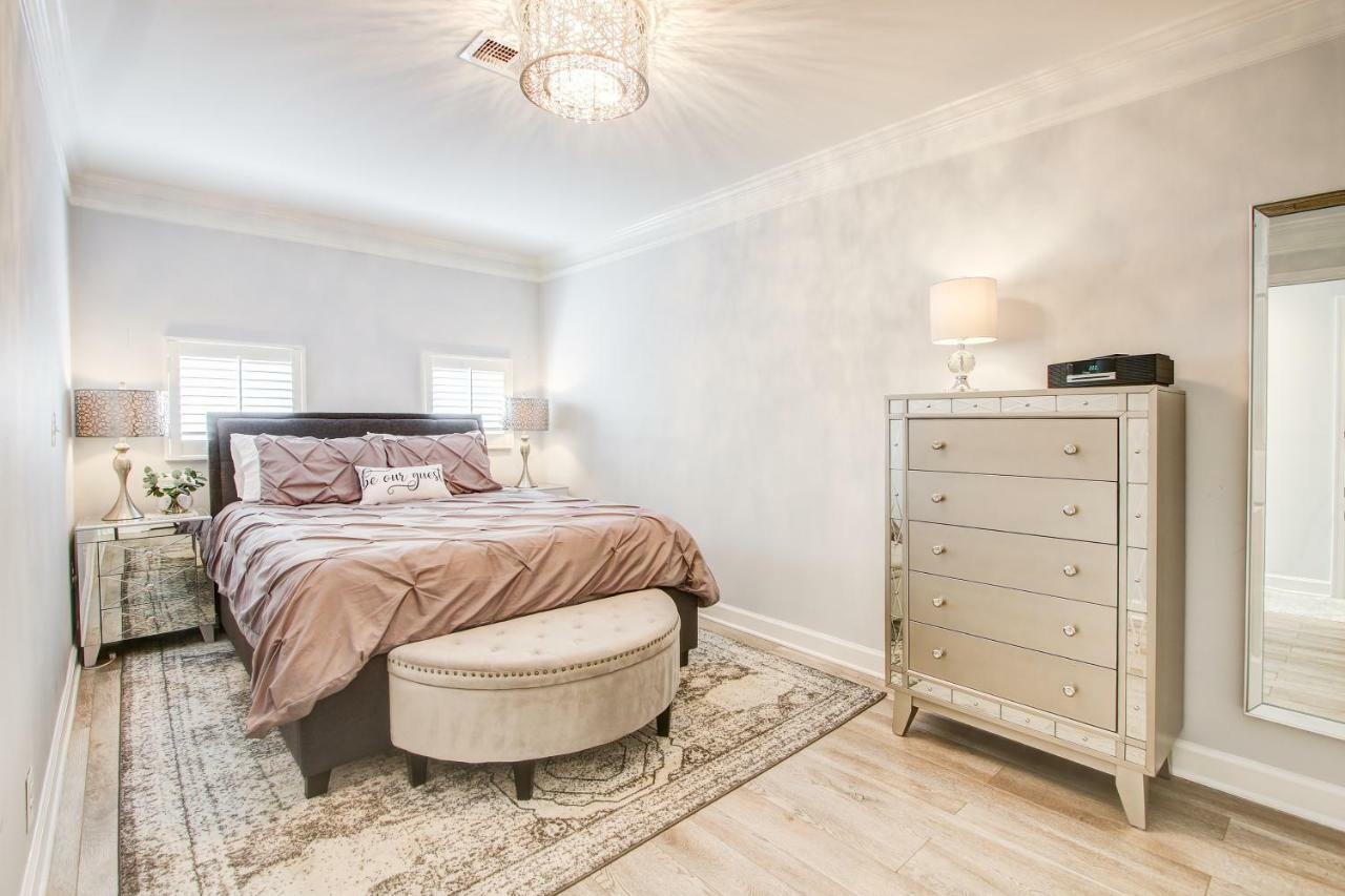 Chic -- Your Walkable, Capitol Hill Away From Home! Apartment