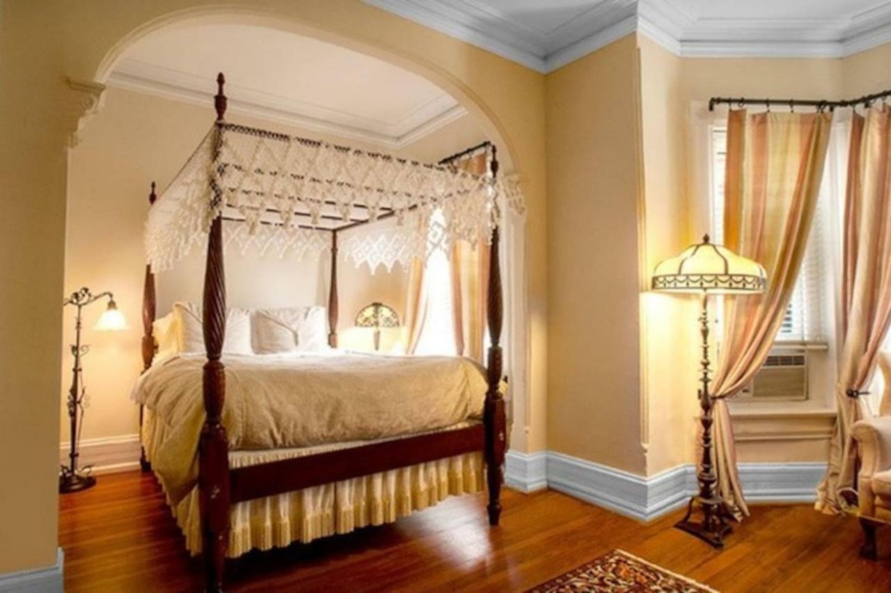 Historic Dupont Circle ~ Canopy Holiday home Washington