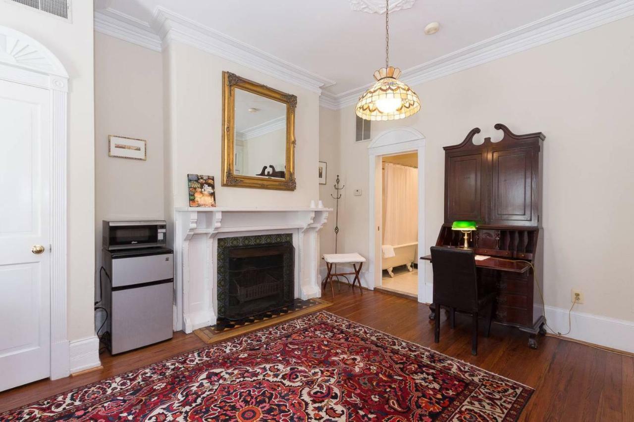 Holiday home Historic Dupont Circle ~ Canopy