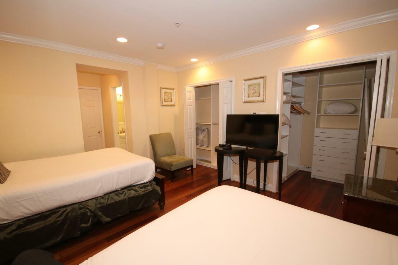 Penthouse - Private Roof Deck & Free Parking Washington