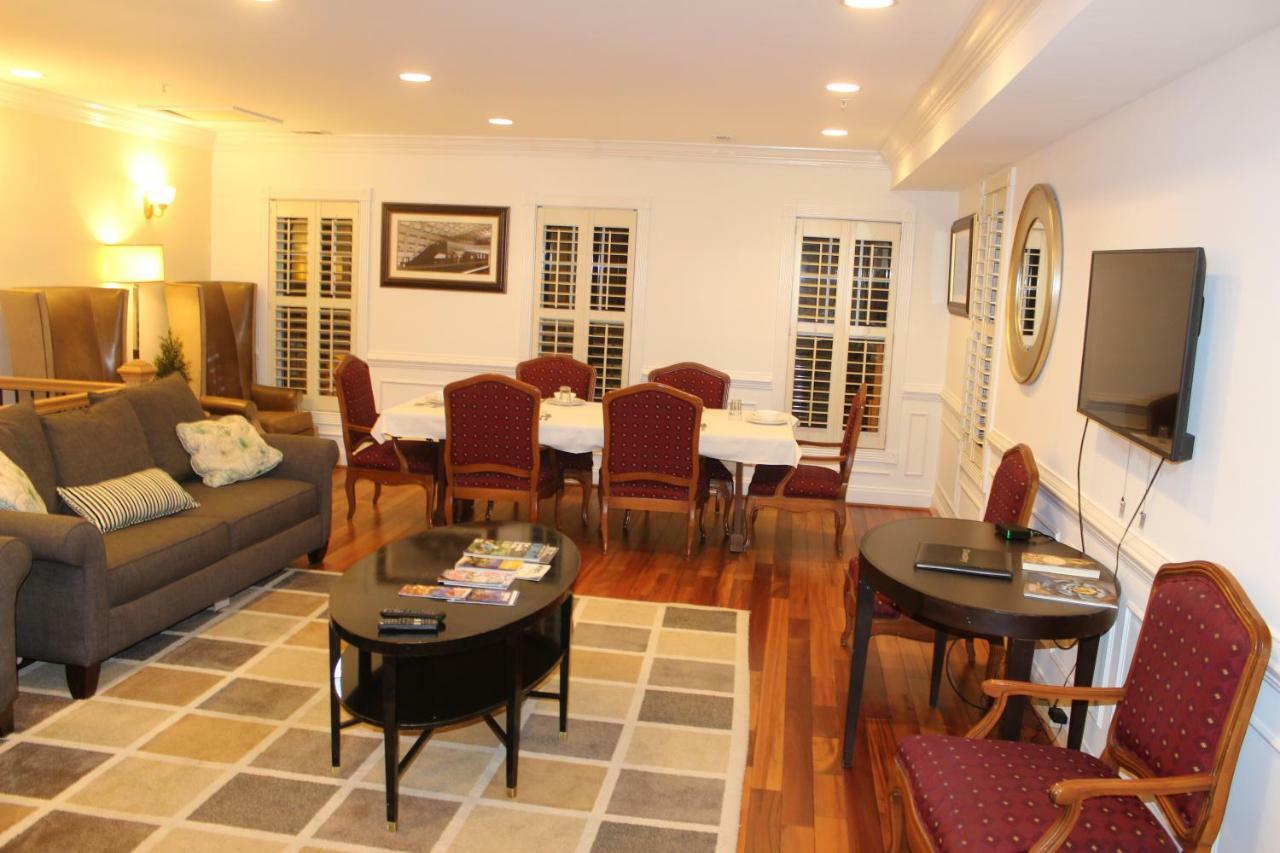 Penthouse - Private Roof Deck & Free Parking * Washington