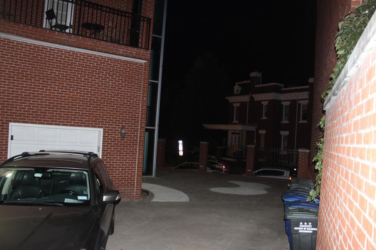 Penthouse - Private Roof Deck & Free Parking *