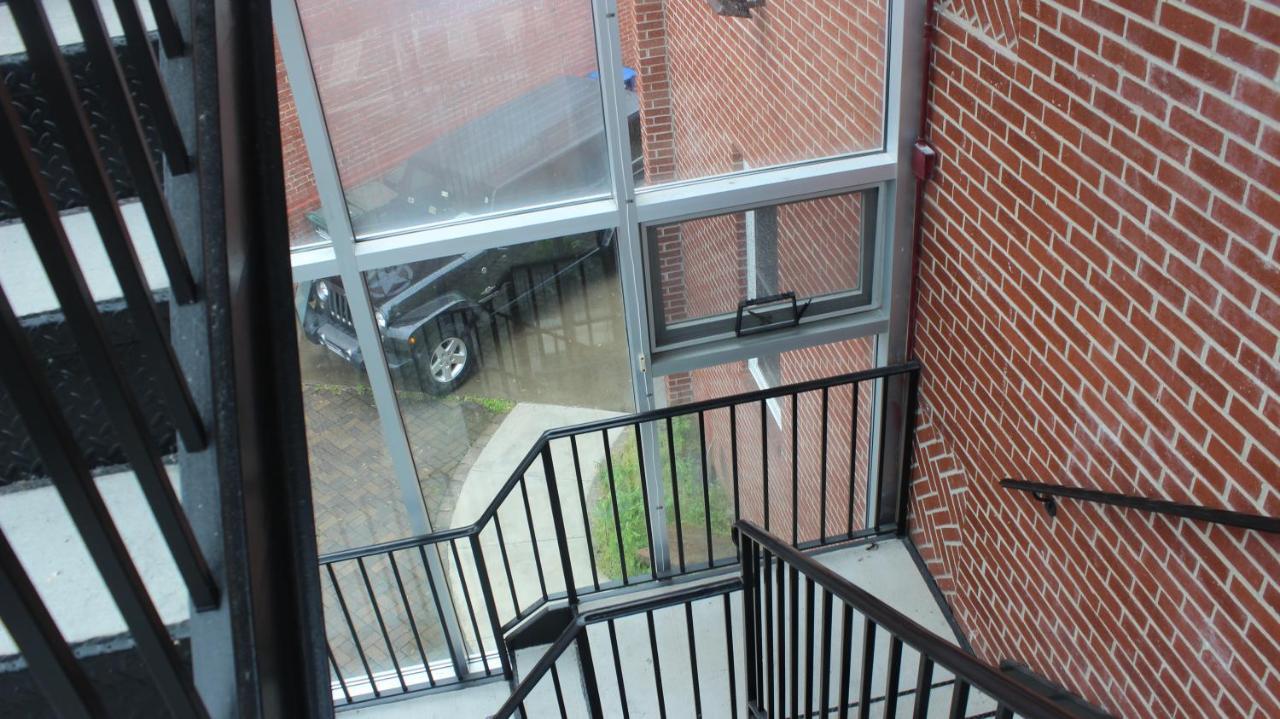 Penthouse - Private Roof Deck & Free Parking