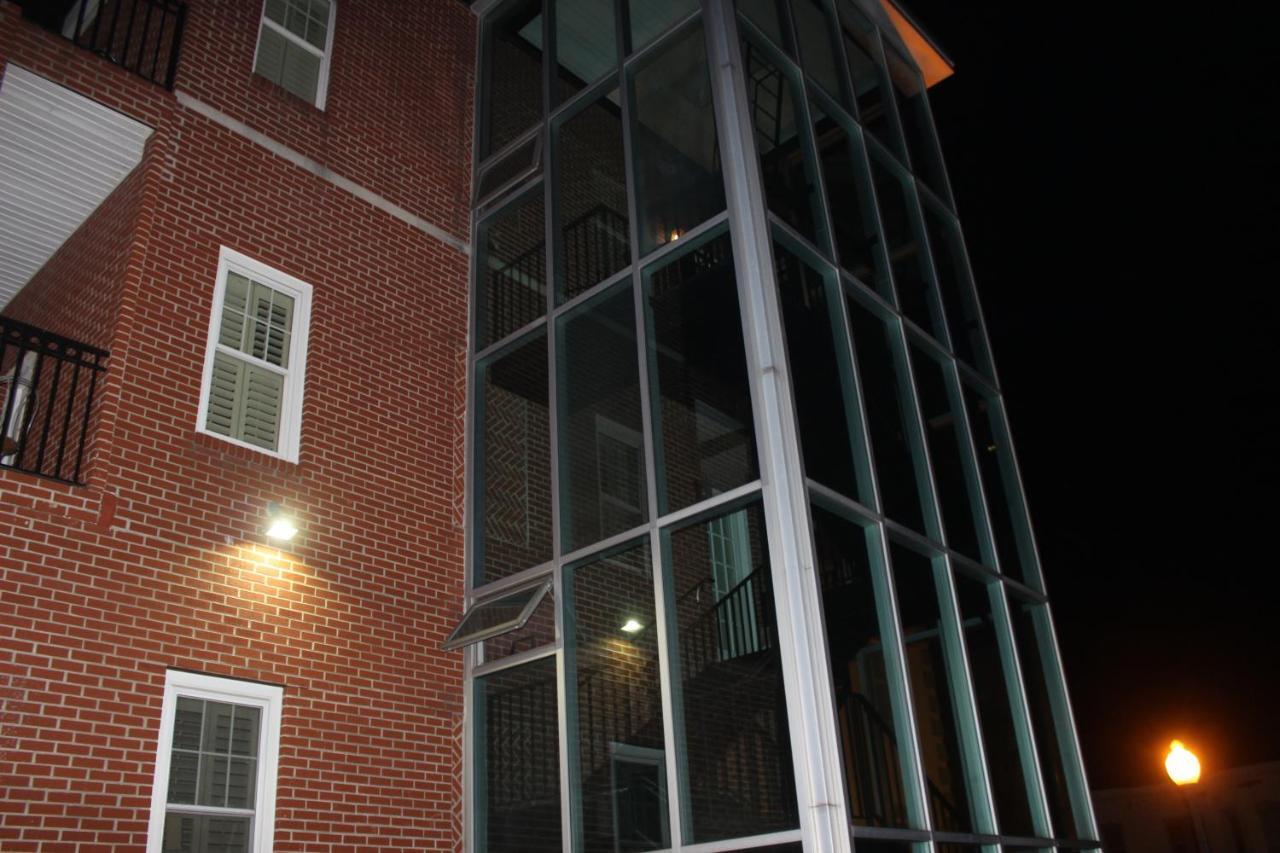 Penthouse - Private Roof Deck & Free Parking Washington