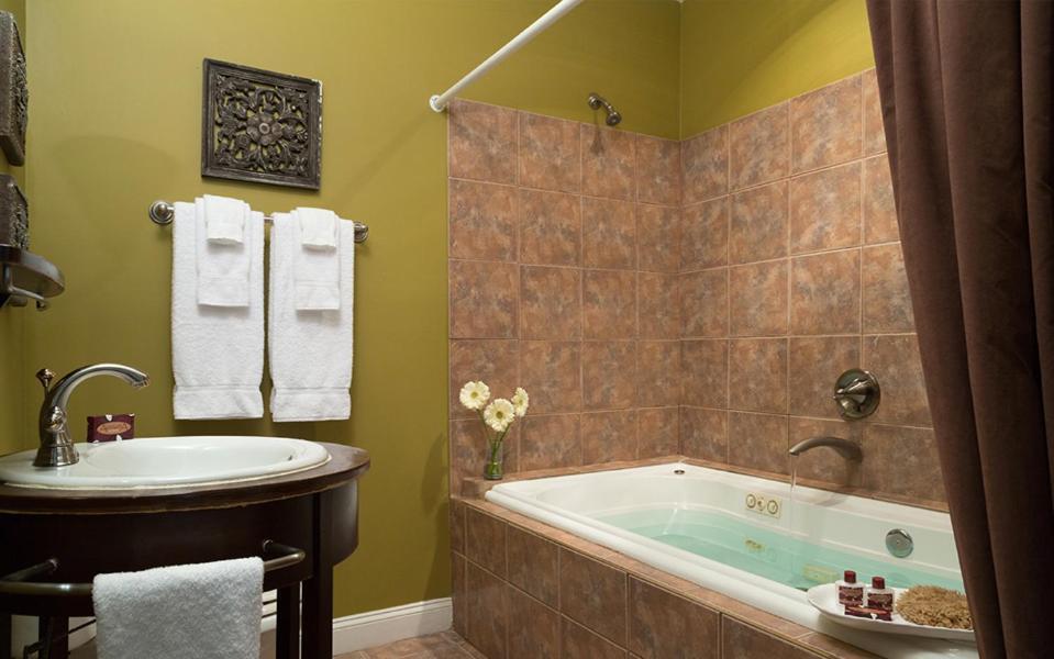 Akwaaba Dc Bed & Breakfast Washington