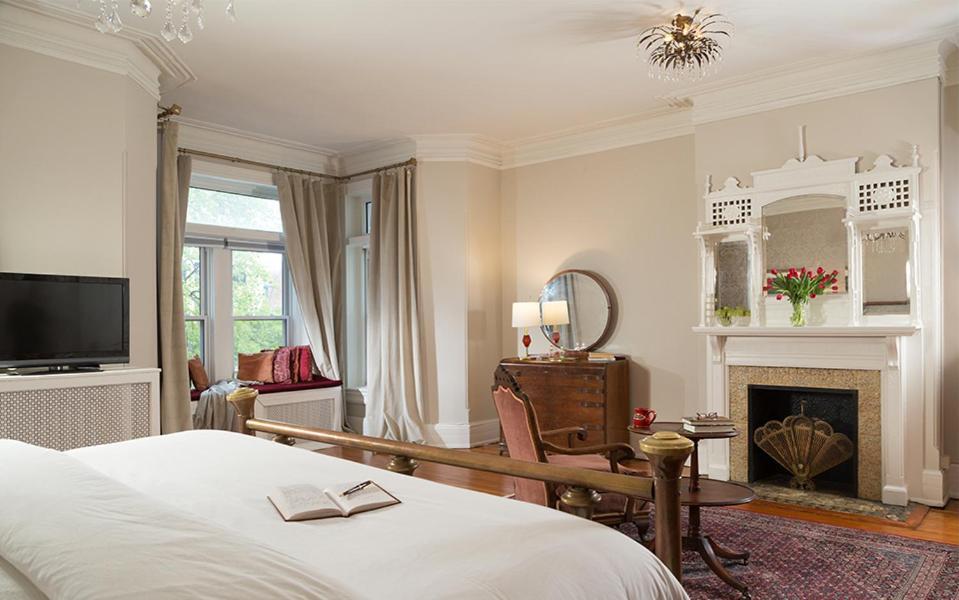 Bed & Breakfast Akwaaba Dc