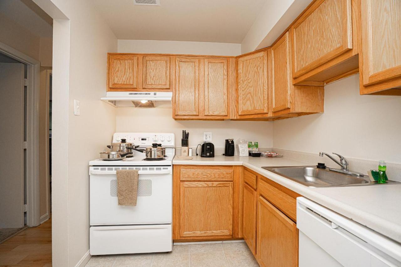 Mt Vernon Square Station Apartment