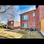 Lovely 1-Bedroom Rental Unit With Free Parking