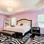 Downtown Washington Home With Game Room And Gym!