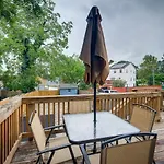 Dog-Friendly Washington, Dc, Home With Deck And Yard