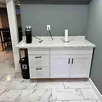 Lovely Private 1-Bedroom With Free Parking
