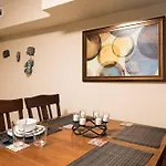Cozy And Private English Basement Apartment