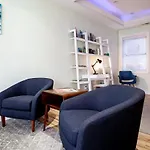 Modern Home Near Capitol Hill - Walk To Metro Subway
