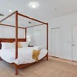 Spacious 4Br Dc Townhouse With Jacuzzi & Parking