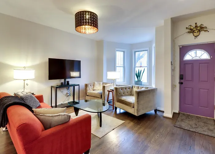 Unique Dc Row House Near Historic H Street!