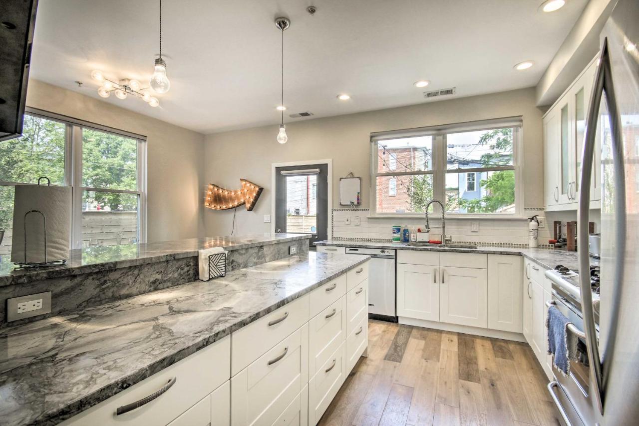 Modern D C Retreat With Private Outdoor Space! Holiday home