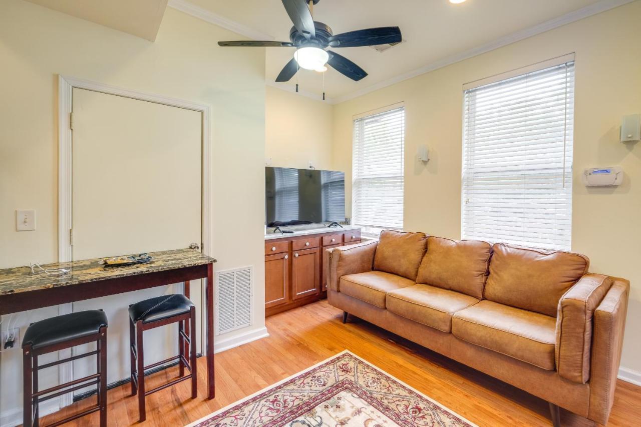Dc Townhome With Theater!