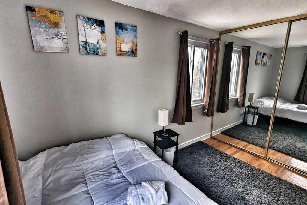 Hilltop Hangout W/king Bed Holiday home