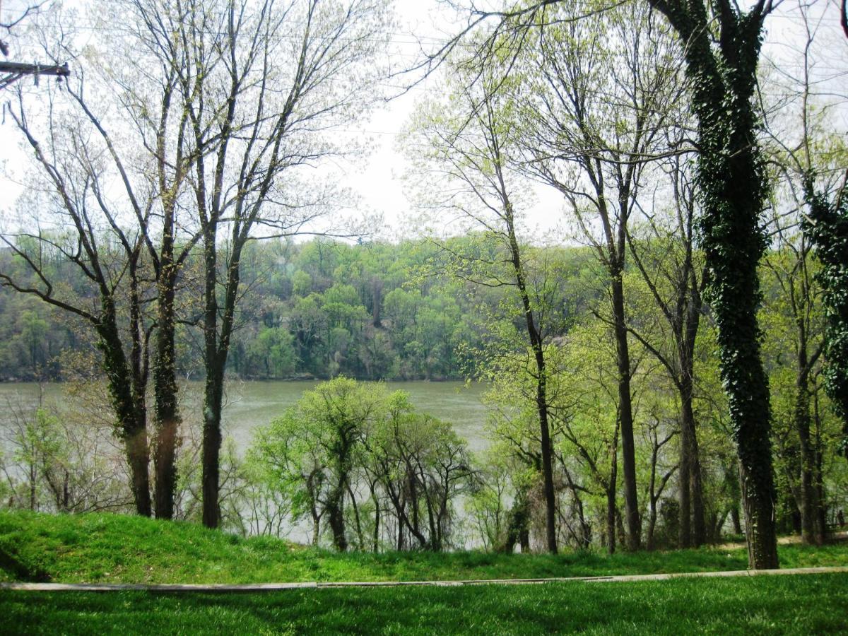 Georgetown Parkside Retreat