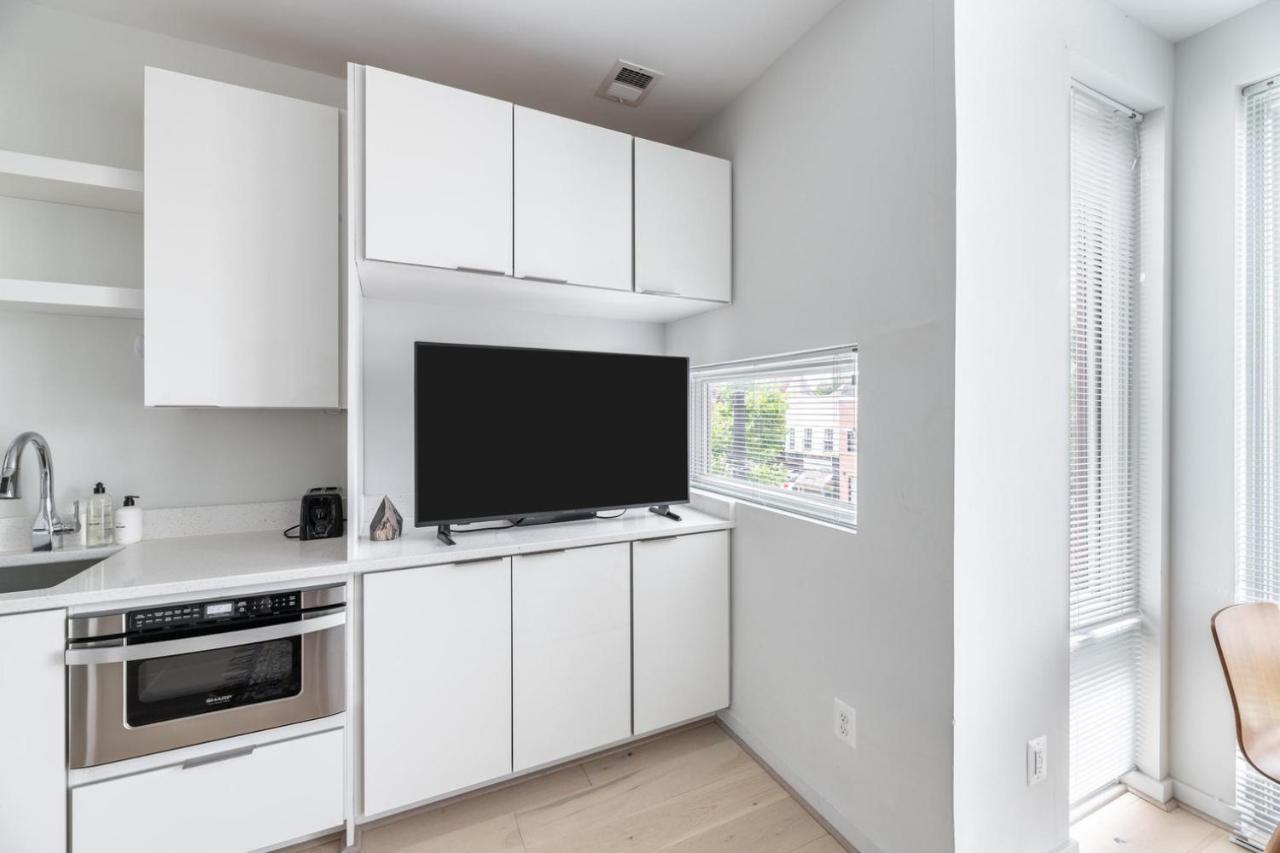 H Street 1br W Wd Nr Light Rail Station Wdc-756 Apartment