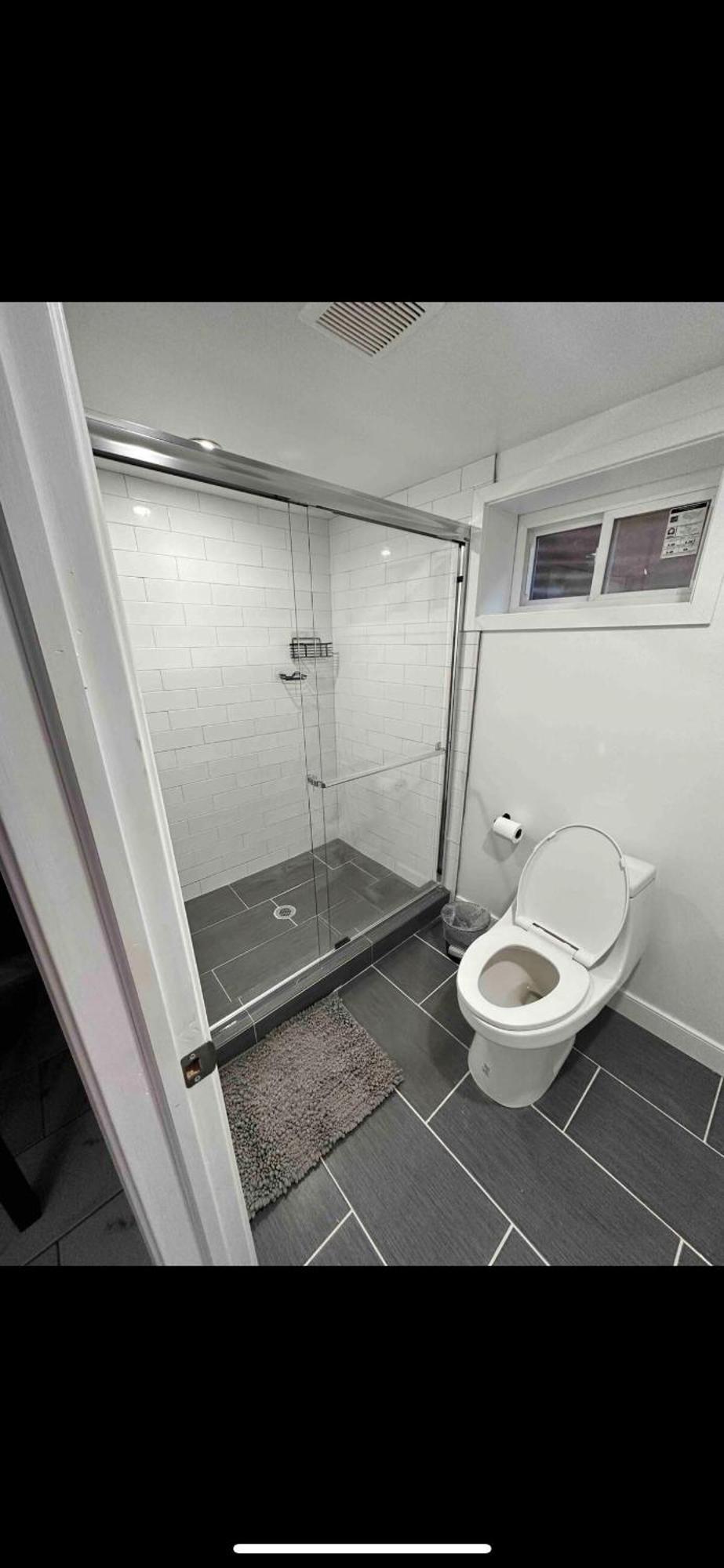 Lovely Private 1-bedroom With Free Parking Apartment Washington