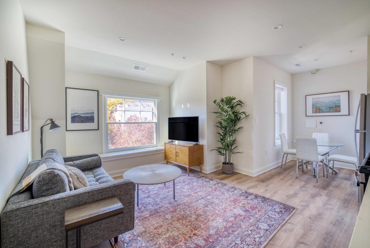 Dupont Circle 1br W Wd Nr Bars Metro Station Wdc-750 Apartment *