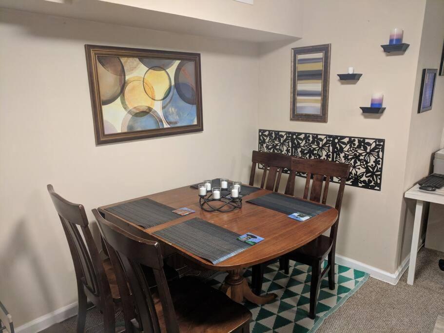 Cozy And Private Basement *
