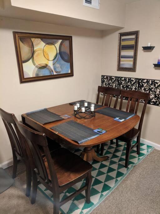 Cozy And Private Basement