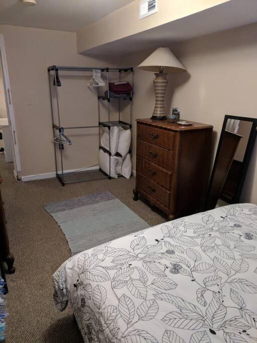 Cozy And Private Basement Washington