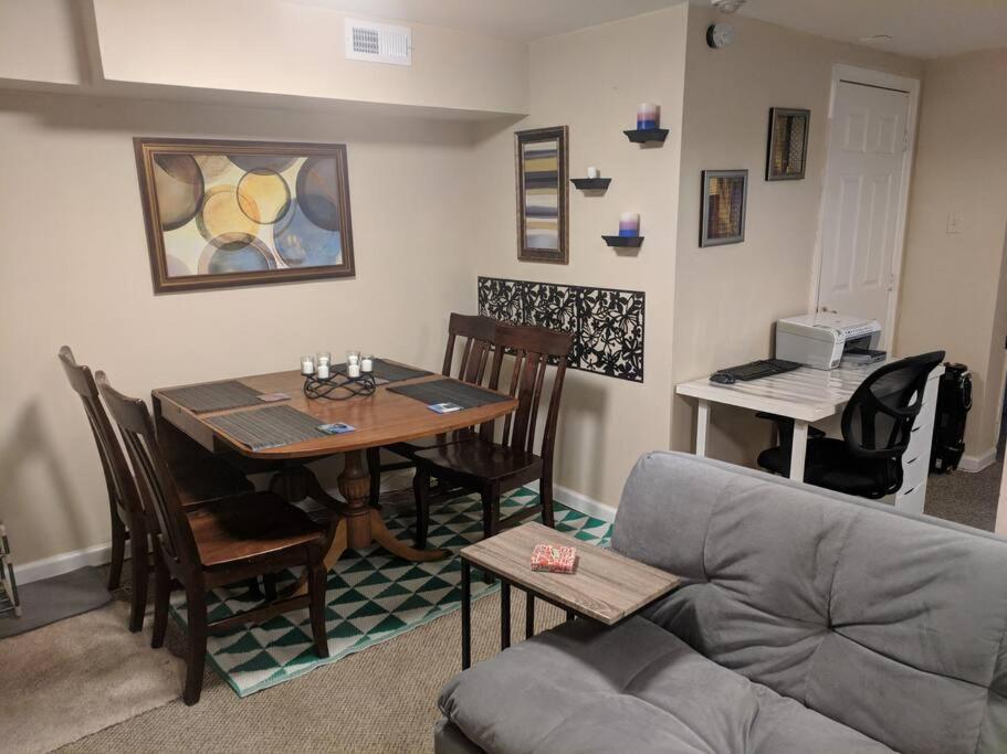Holiday home Cozy And Private Basement *
