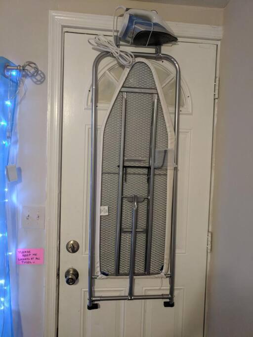 Holiday home Cozy And Private Basement *