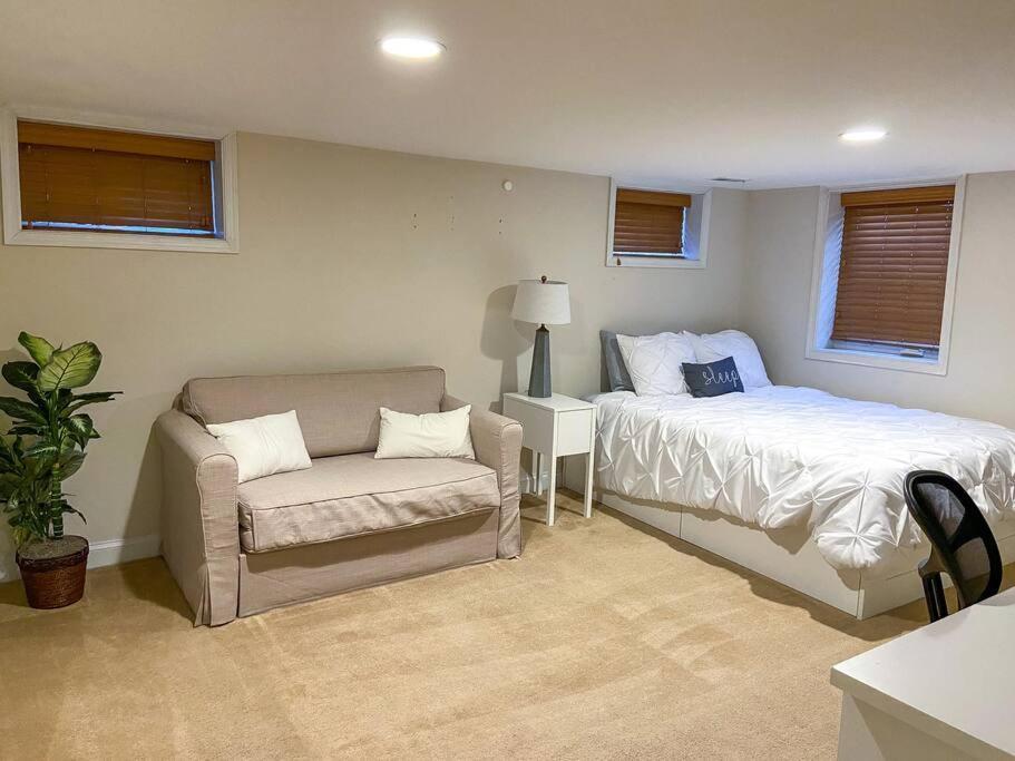 Holiday home Rare Find Spacious Basement With Parking *