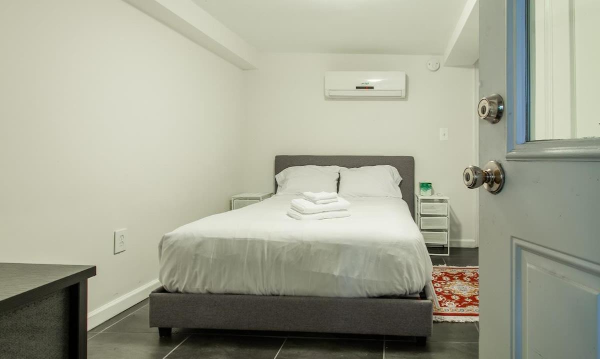 Apartment Rest Easy In Bloomingdale Basement *