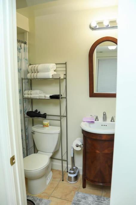 Holiday home Super Nice, Quite And Centrally Located For Dmv