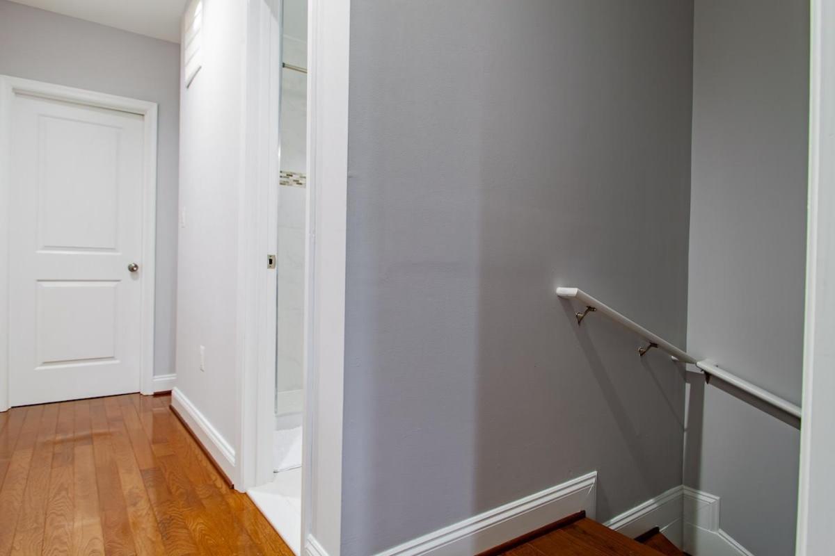 A In One Of Dc's Neighborhoods 4-bedroom Petworth Townhome Holiday home *