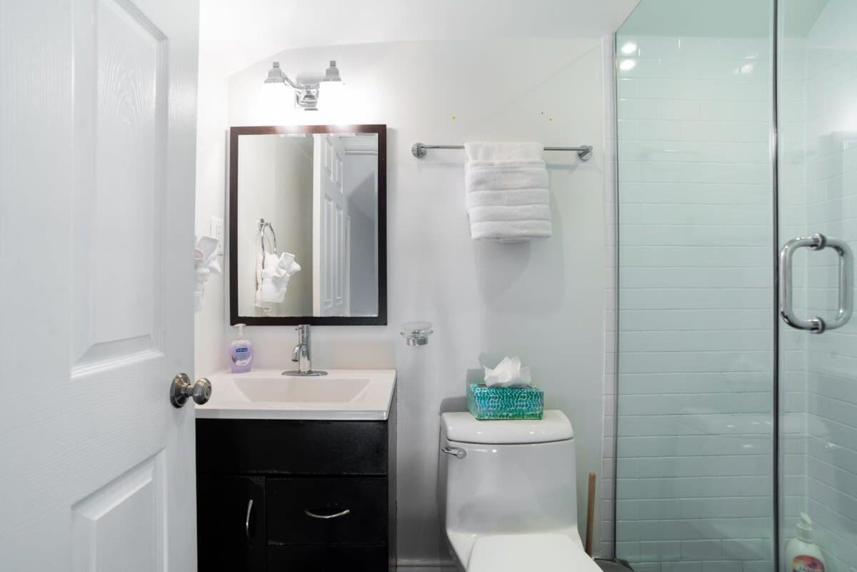 Decompress In The Zen Surroundings Of A Cozy Carriage House * Washington