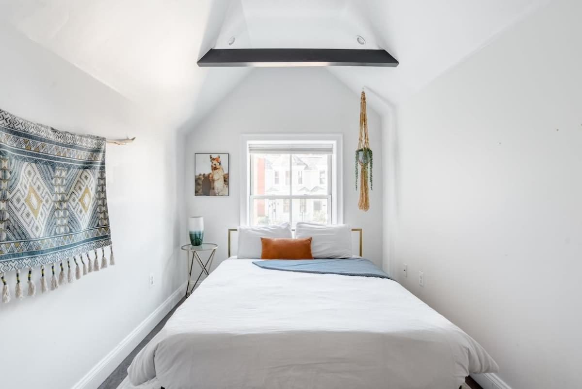 Decompress In The Zen Surroundings Of A Cozy Carriage House Washington