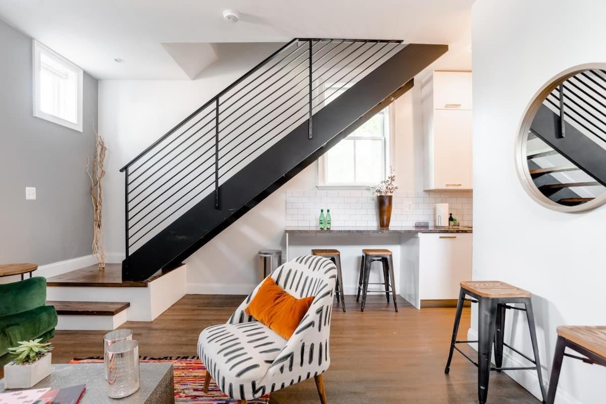 Decompress In The Zen Surroundings Of A Cozy Carriage House Holiday home Washington
