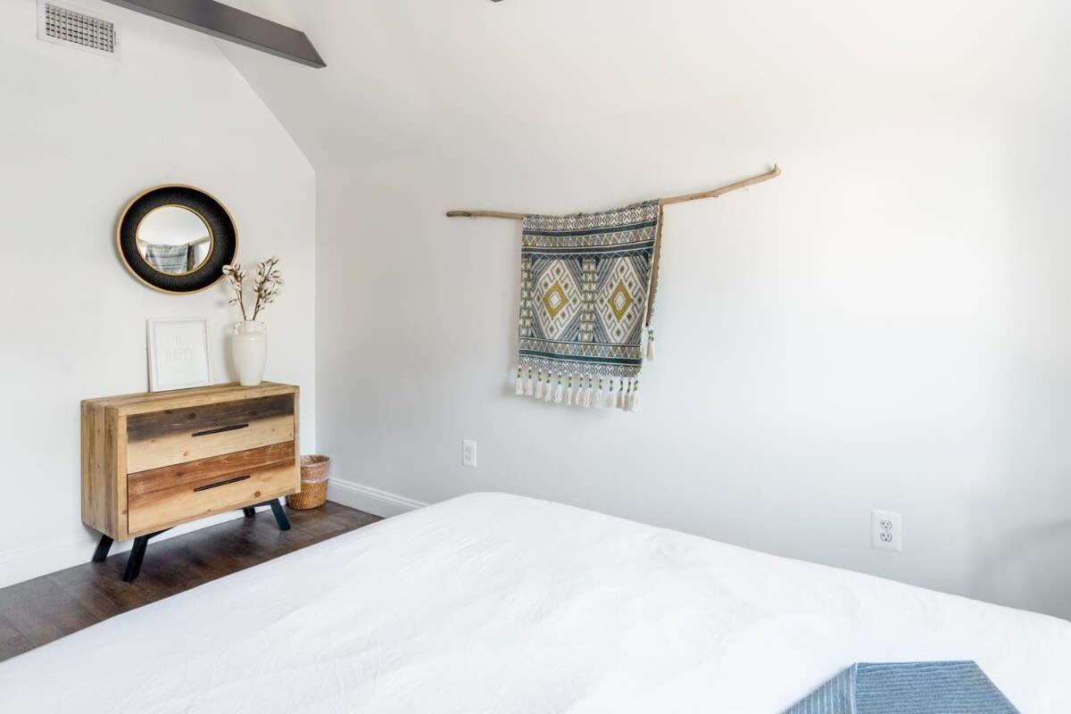 Decompress In The Zen Surroundings Of A Cozy Carriage House * Washington