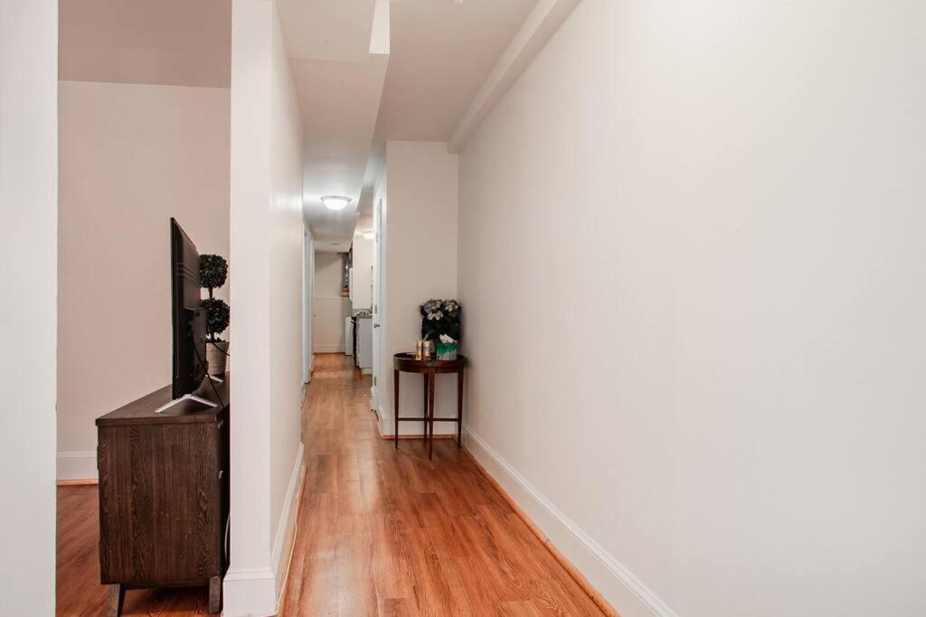 Quaint Dc Private 1-br Walk To Metro-rail Subway Apartment