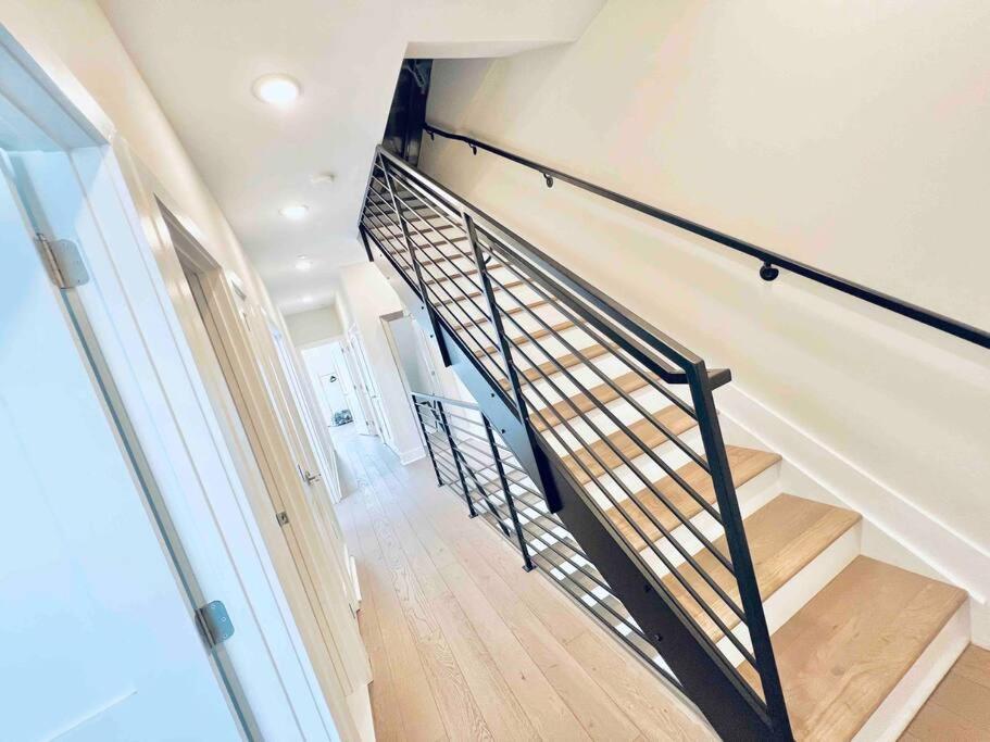 Luxurious Penthouse Private Rooftop H St Corridor * Washington