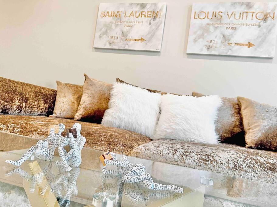 Luxurious Penthouse Private Rooftop H St Corridor Holiday home