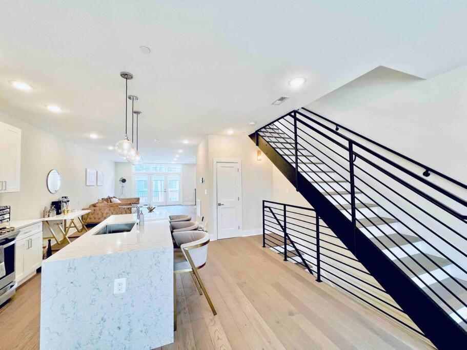 Luxurious Penthouse Private Rooftop H St Corridor Washington