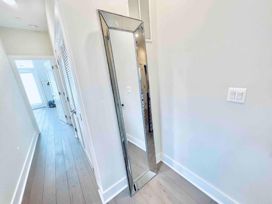 Holiday home Luxurious Penthouse Private Rooftop H St Corridor *