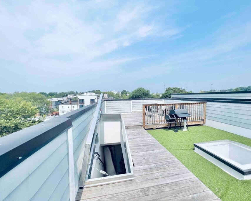 Holiday home Luxurious Penthouse Private Rooftop H St Corridor