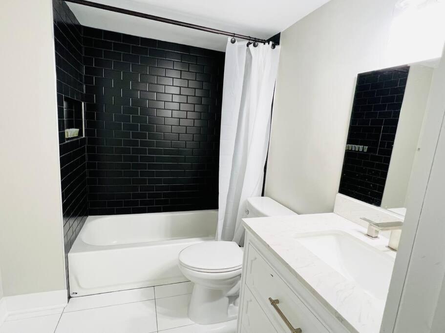 Contemporary Upscale 3br At H Street Corridor * Washington