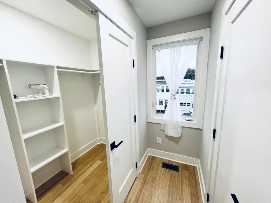 Holiday home Contemporary Upscale 3br At H Street Corridor *