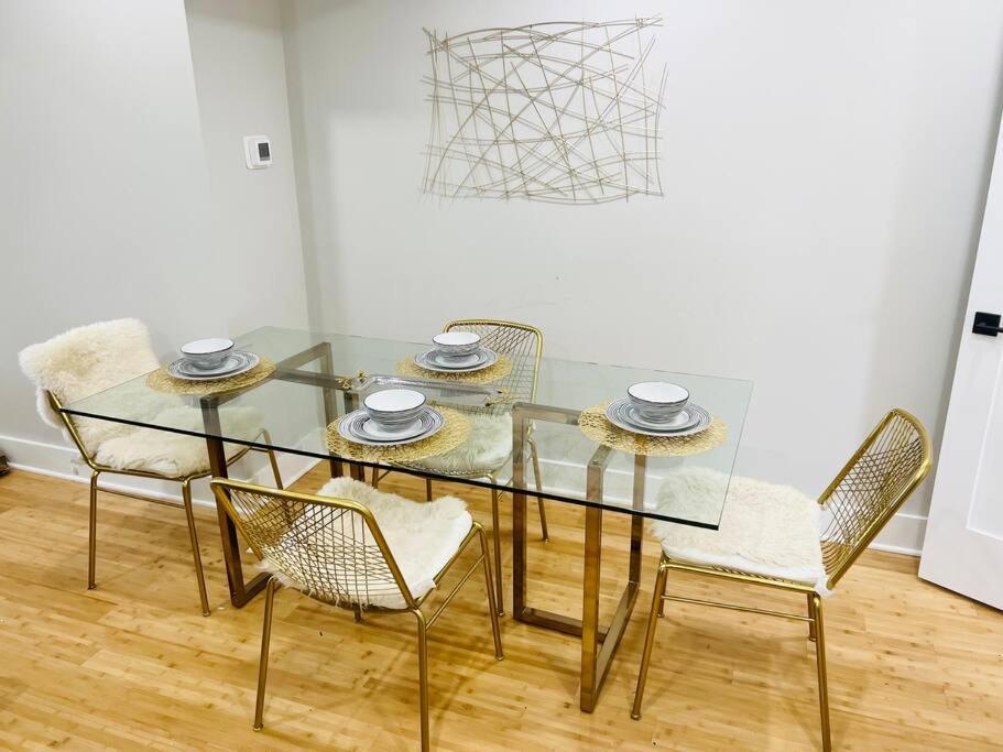 Contemporary Upscale 3br At H Street Corridor Holiday home