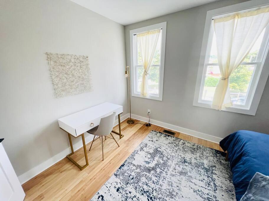 Contemporary Upscale 3br At H Street Corridor